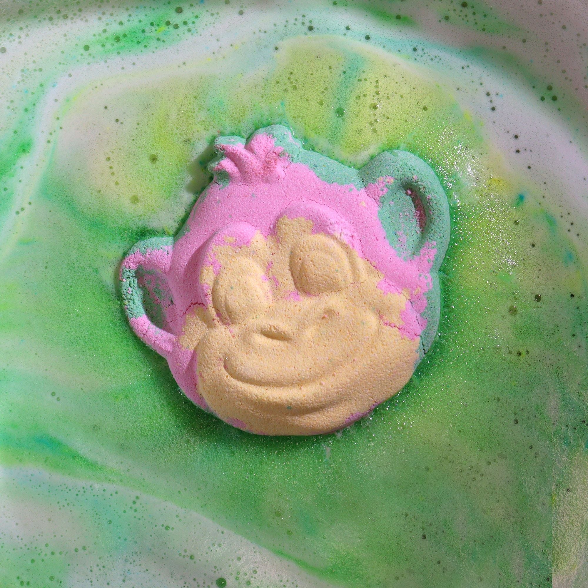 Monkey Bathbomb - Guava & Strawberry (90g) - Soak Sanctuary Bath Bombs