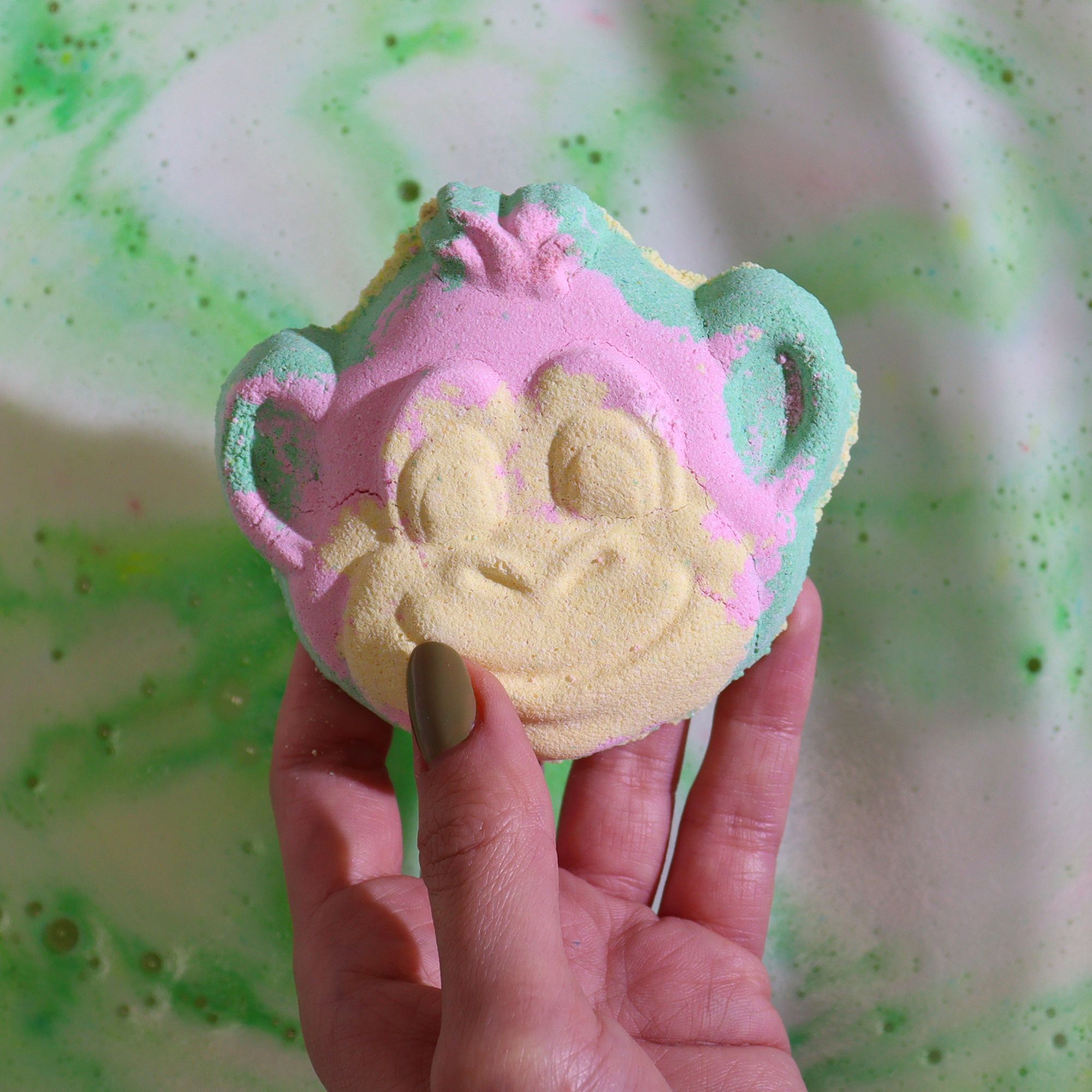 Monkey Bathbomb - Guava & Strawberry (90g) - Soak Sanctuary Bath Bombs