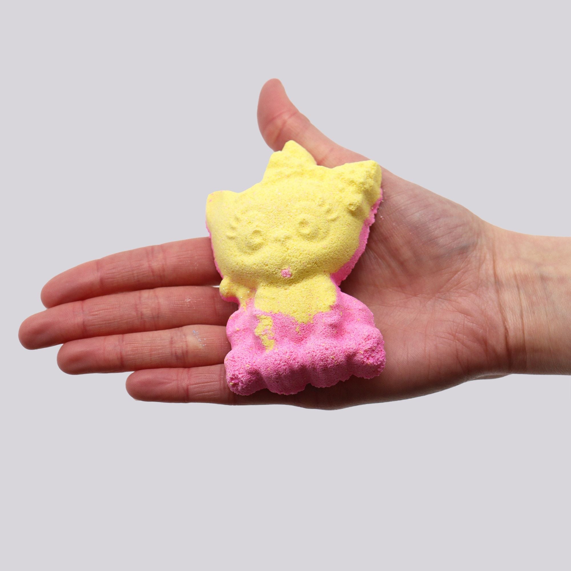 Cat Bathbomb - Banana (80g) - Soak Sanctuary Bath Bombs