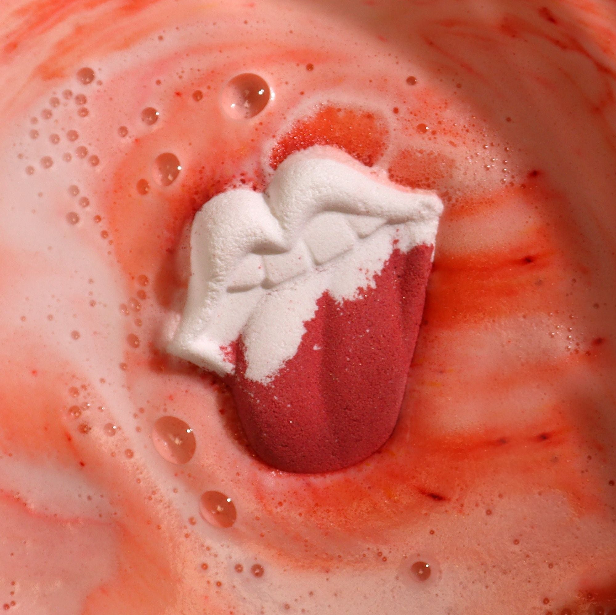 Lips Bathbomb - Raspberry & Pomegranate (60g) - Soak Sanctuary Bath Bombs