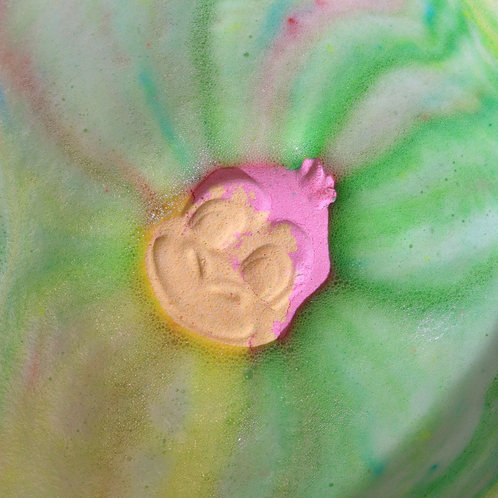Monkey Bathbomb - Guava & Strawberry (90g) - Soak Sanctuary Bath Bombs